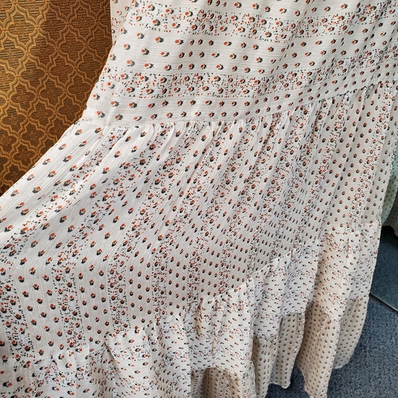 Flowy Tiered Maxi Dress - Picture 4 of 5